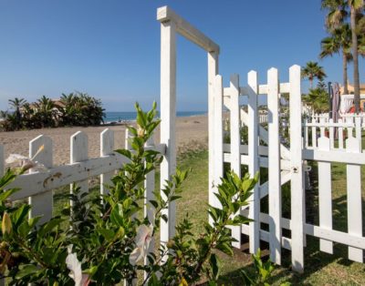 Superb 3 Bedroom Townhouse with direct beach access
