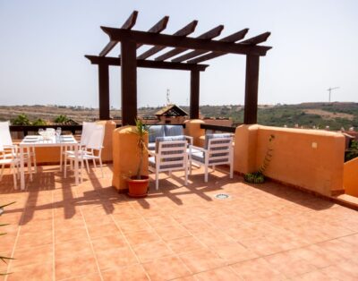 2 Bedroom Penthouse Apartment in Casares del Sol with Roof Terrace and Sea Views