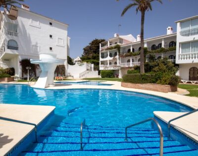Newly Renovated 2 Bedroom Apartment in Miraflores, Riviera del Sol close to all amenities with sea views