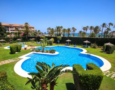 Beach front three bedroom apartment in San Pedro de Alcantara