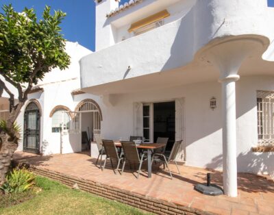 Three Bedroom Townhouse with roof terrace just 100m to the beach