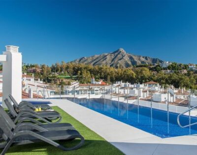 New, Modern 3 Bedroom Apartment in Nueva Andalucia close to Port and Golf