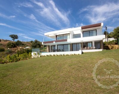 Luxury 4 Bedroom Villa in Valle Romano, Estepona with private infinity pool and extensive outdoor areas