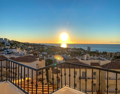 Three Bed Penthouse Apt in Riviera 1km to the Beach