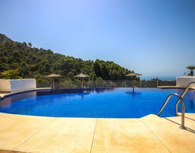3 bedroom townhouse with great views and private plunge pool in Istan