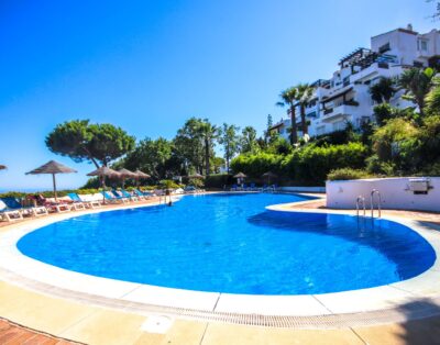 Three bedroom apartment La Mairena Elviria