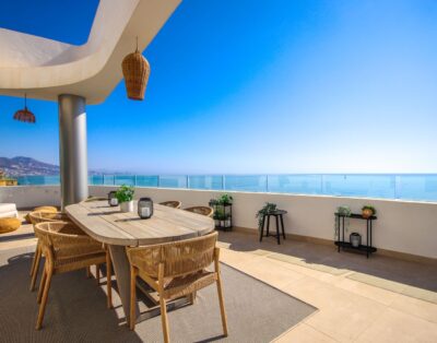 Penthouse with fantastic views, plunge pool and  BBQ