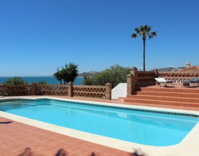 Four bed villa near Fuengirola and close to the beach with private pool and views in Mijas Costa