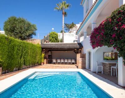 Fantastic 5 bedroom villa with private pool close to the sea in Mijas Costa