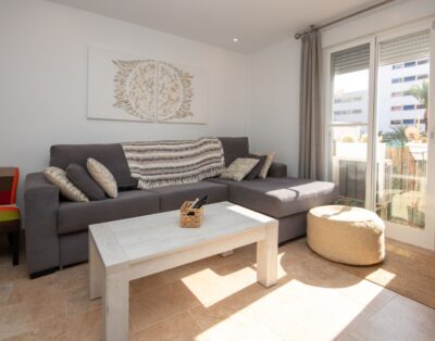 Two Bedroom Townhouse in Torremolinos  100m  to Beach and shops