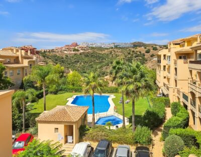 One bedroom penthouse apartment in Calahonda