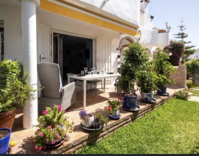 Three Bedroom Townhouse with roof terrace just 100m to the beach