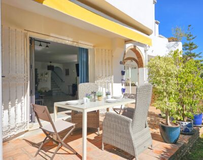 Three Bedroom Townhouse with roof terrace just 100m to the beach